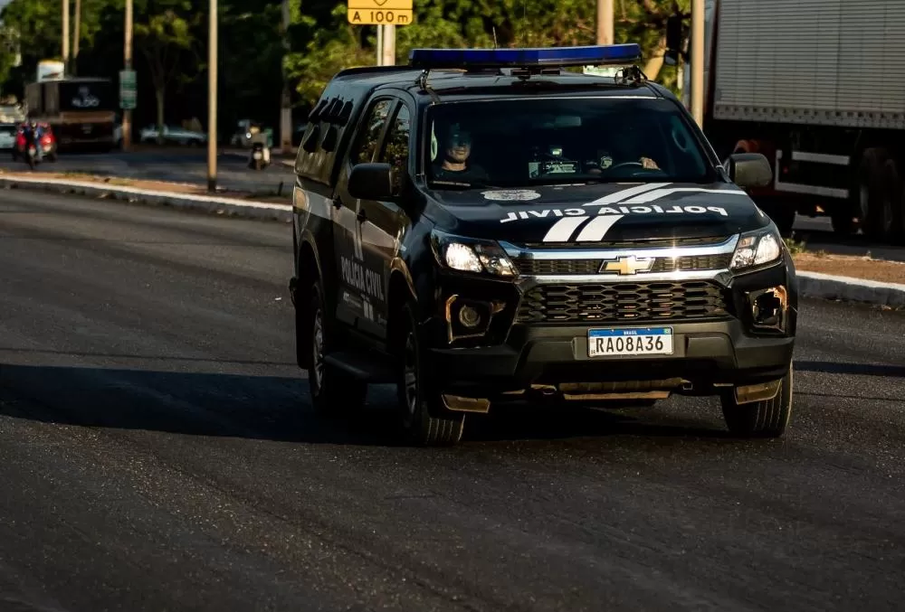 Sequestrado, jovem pula de carro em movimento para escapar de execução em MT