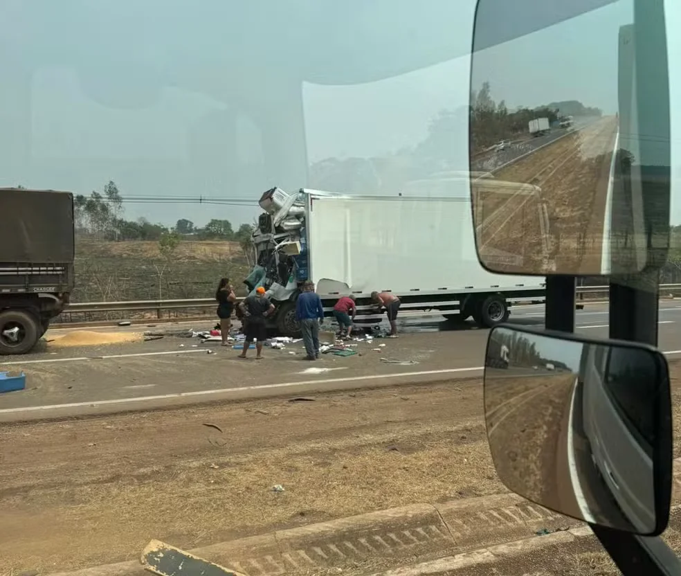 Grave Acidente entre Duas Carretas em Rondonópolis (MT) Deixa uma Vítima Fatal