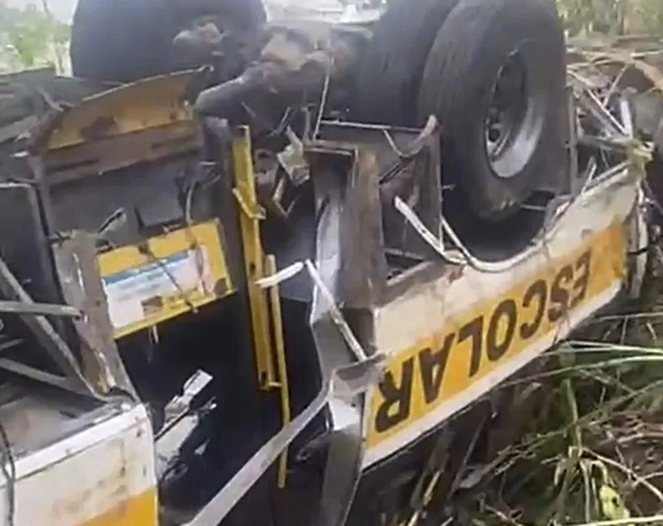 Acidente com ônibus em ribanceira deixa ao menos 18 mortos em Alagoas