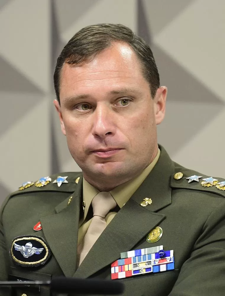 Após falar com STF, Mauro Cid presta novo depoimento à PF nesta quinta