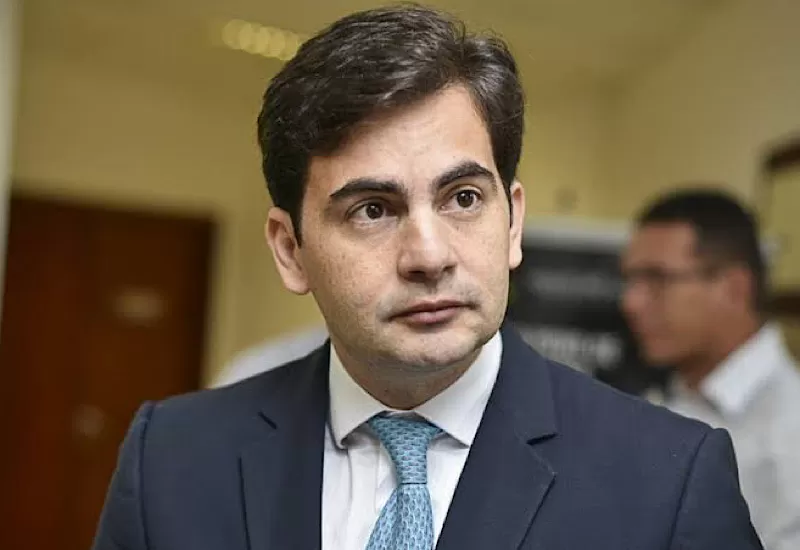 Mauro Mendes exonera Fábio Garcia da Casa Civil