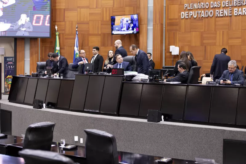 Assembleia faz mutirão para limpar a pauta de votações