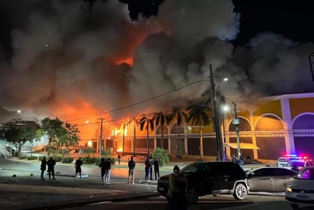 Superaquecimento provocou incêndio no shopping popular, conclui politec