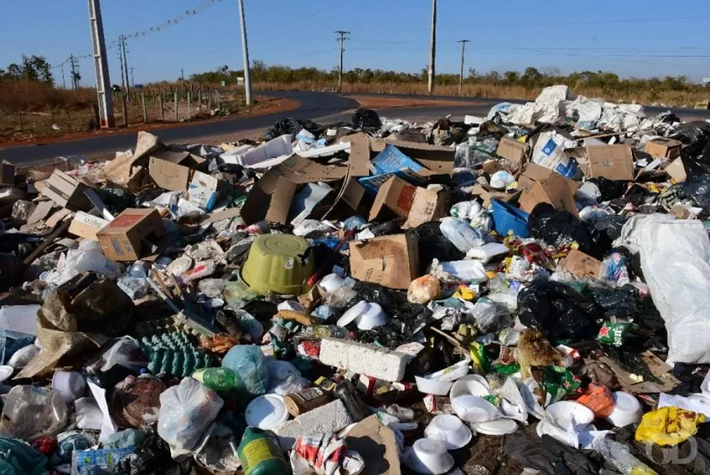 Gerente de empresa responsável por coleta de lixo é preso em Cuiabá por crime ambiental