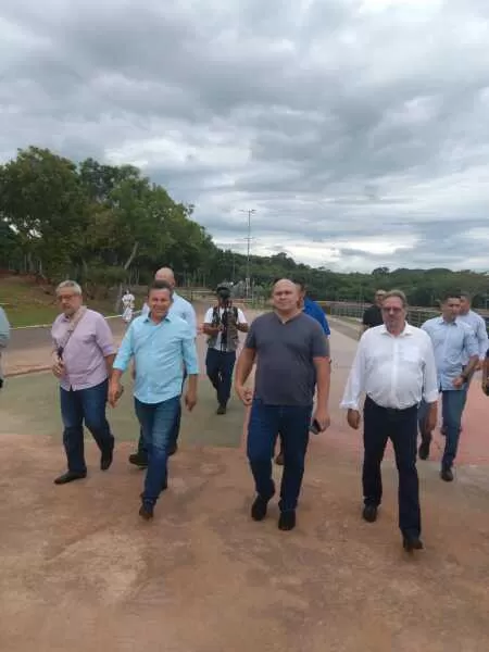 Mauro vistoria Parque das Águas com Abilio e garante parceria para recuperar espaço