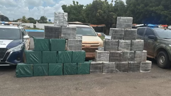 Dois homens são presos com 1 tonelada de cocaína em caminhonete em MT