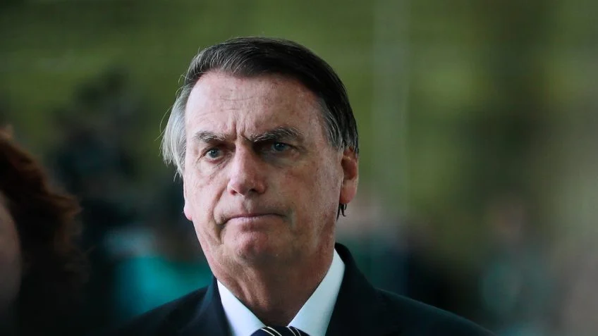Bolsonaro revela que acorda todo dia “com a sensação da PF na porta”