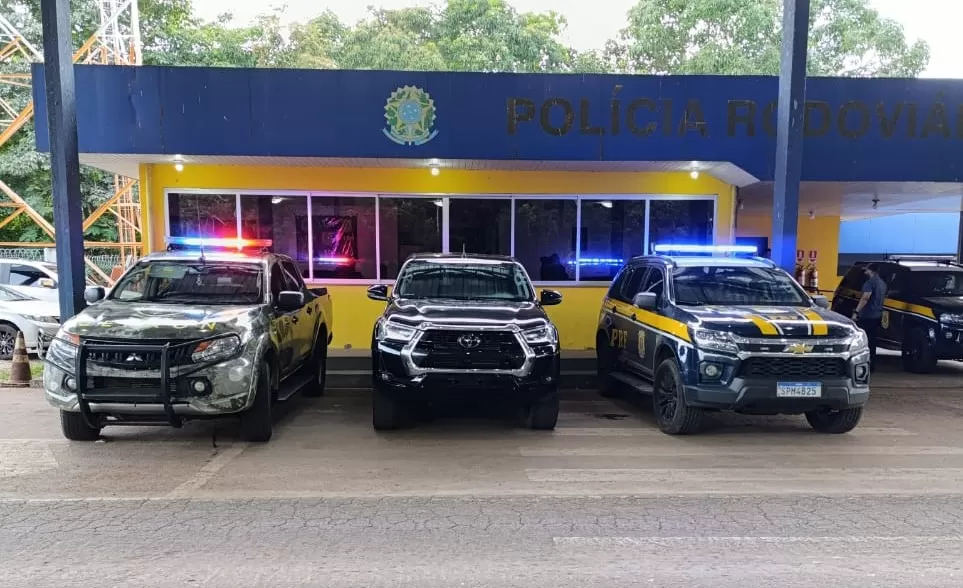  Gefron prende dois suspeitos e recupera caminhonete furtada avaliada em cerca de R$ 240 mil