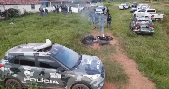 PM impede invasão de terras e prende 8 pessoas em MT
