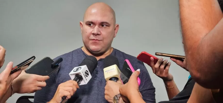 Projeto de Abilio que extingue 43 cargos comissionados e cria duas novas secretarias é aprovado