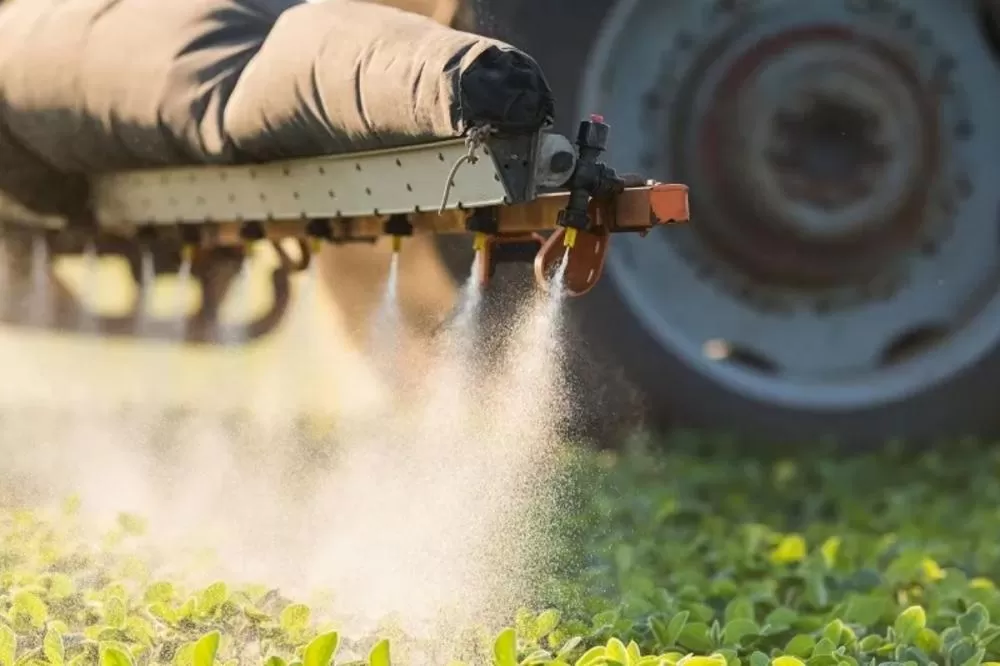 ALMT não vota projeto que propõe redução de distância para uso de agrotóxicos