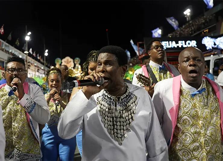 Fé e despedida de Neguinho da Beija-Flor marcam 2ª noite