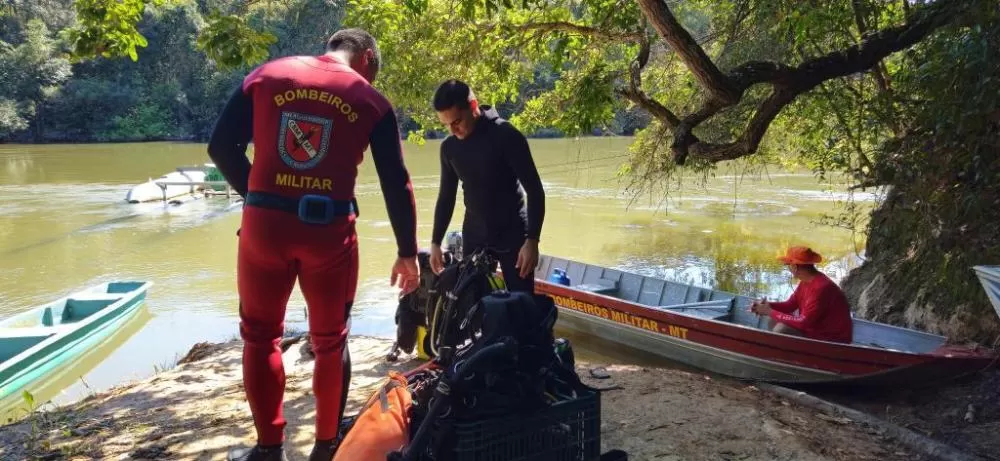 Corpo de Bombeiros localiza corpo de vítima que se afogou no rio Guaporé