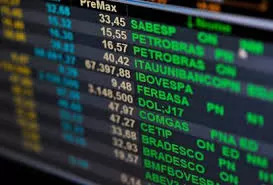 Ibovespa e dólar fecham em alta com trégua tarifária entre EUA e China