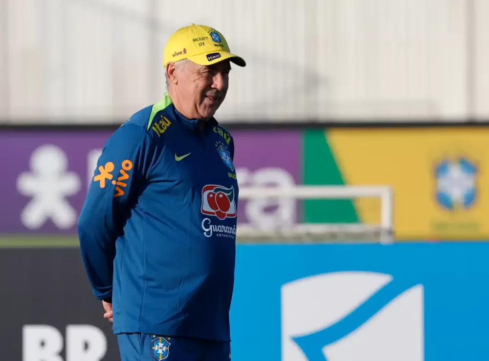 Seleção Brasileira chega ao Equador para primeiro jogo com Ancelotti