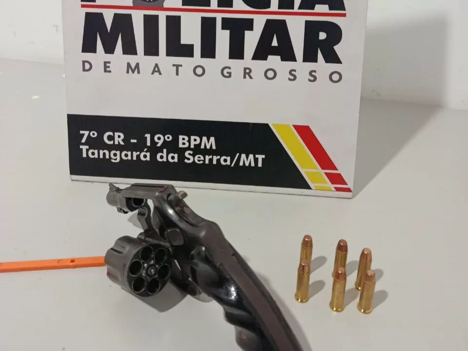 Polícia Militar prende homem com arma de fogo na zona rural