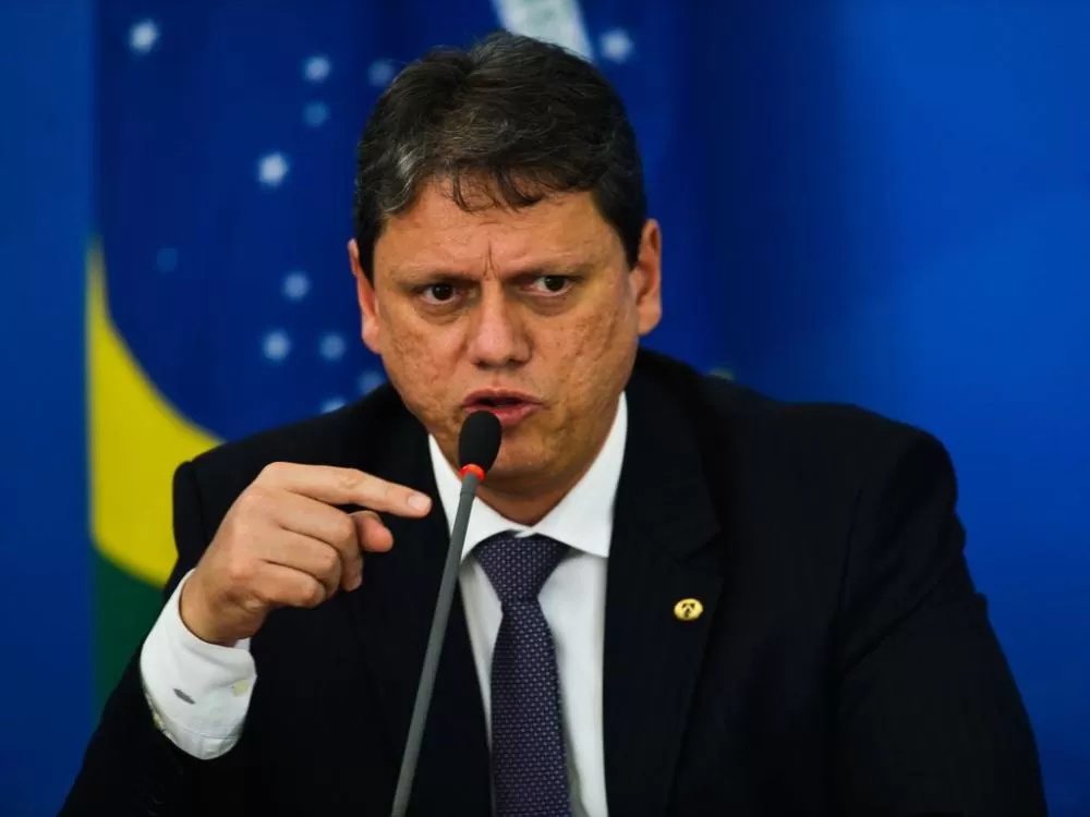 Tarcísio já admite concorrer à Presidência e Centrão articula nome para ser vice