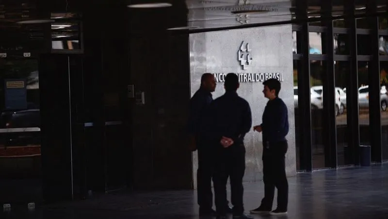 BC deve manter juro em 15%, enquanto tarifaço alimenta incertezas