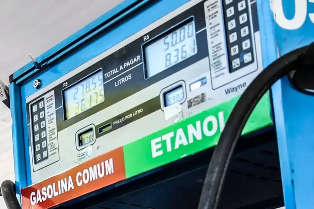 Gasolina e diesel têm nova composição a partir de hoje; veja o que muda no preço