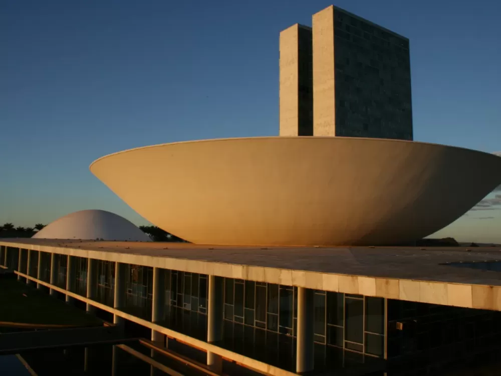 Congresso retoma trabalhos de olho na anistia, IR e cassações