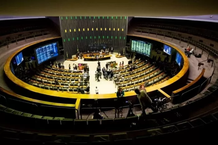 Em crescente bolsonarista, PL perde 14 deputados federais em 2 anos