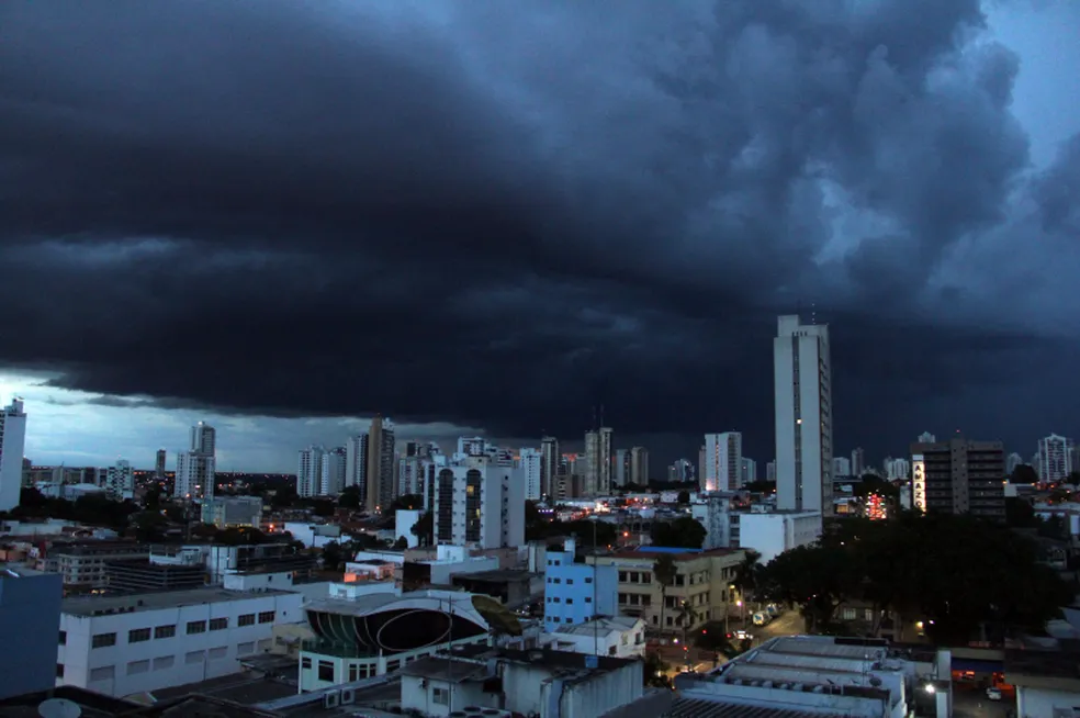 Tempo vira e Inmet alerta para chuva intensa em Cuiabá; agosto diferente em Mato Grosso