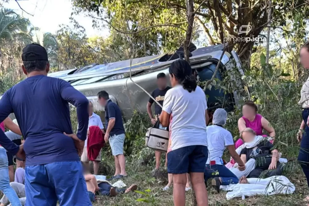 Passageiros sentiram cheiro de queimado antes de acidente com ônibus em MT