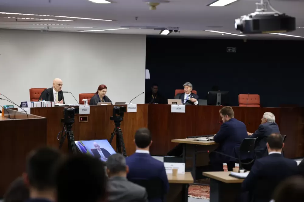 Às vésperas de julgamento, defesas intensificam busca por ministros do STF