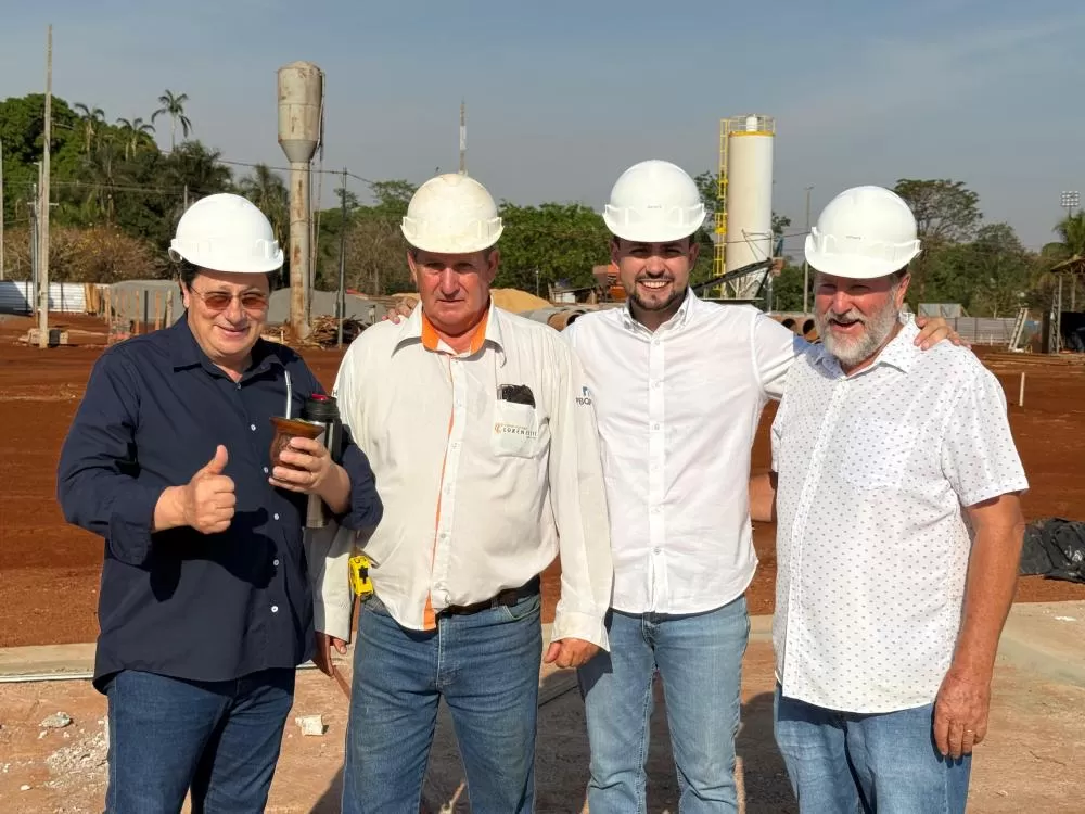Prefeito Eduardo Sanches visita obras de 384 apartamentos populares em Tangará da Serra