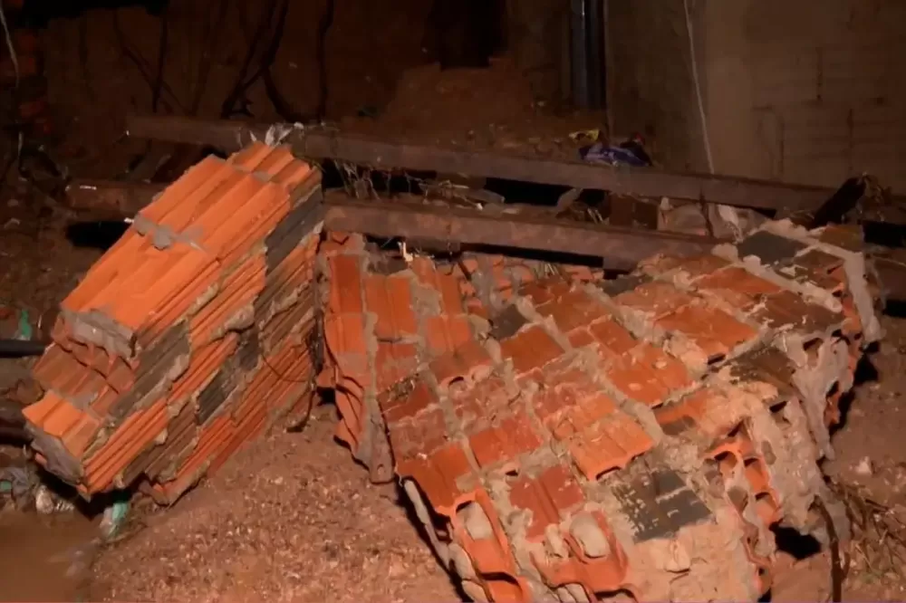 Muro em construção desaba sobre criança de 1 ano