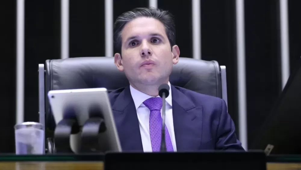 Câmara barra pedido da oposição para Eduardo Bolsonaro ser líder da minoria