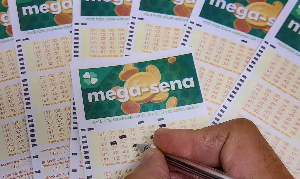 Prêmio da Mega-Sena deste sábado pode render R$ 400 mil mensais na poupança