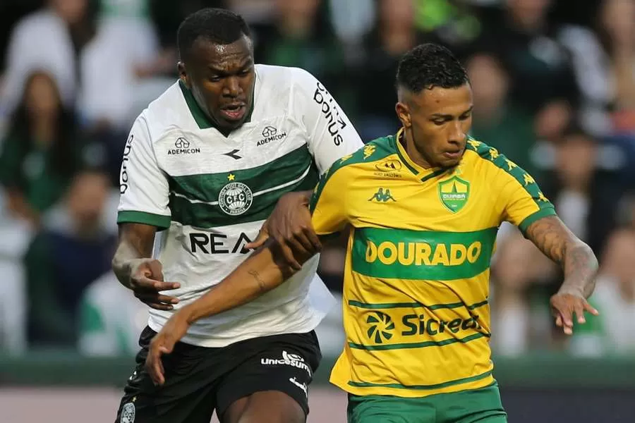 Cuiabá bate o líder na Arena e cola no G4 da Série B