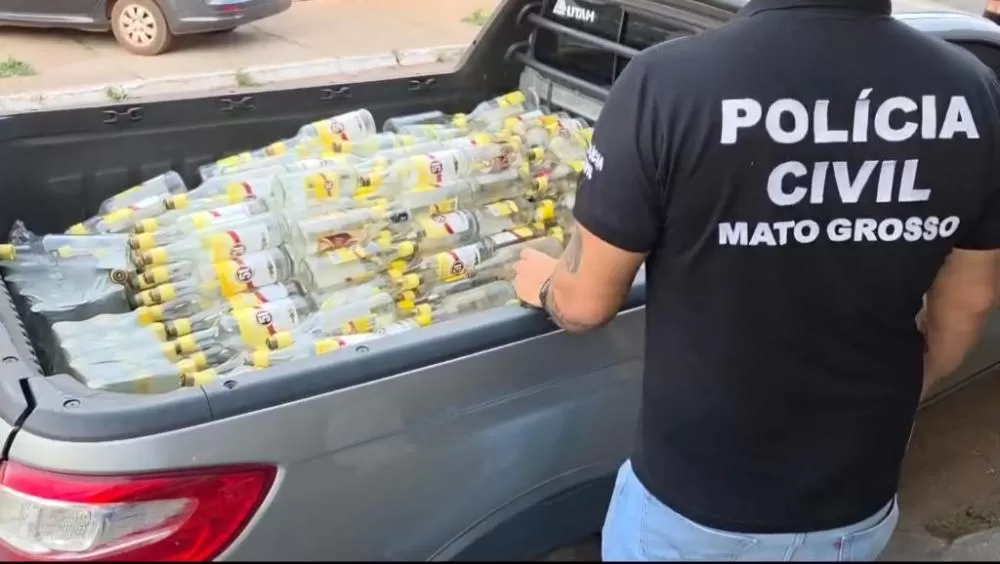 Polícia Civil e Vigilância Sanitária fecham fábrica clandestina de bebidas destiladas em Várzea Grande