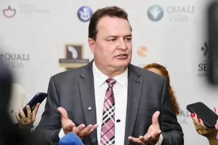 Max: união de Bolsonaro e Mendes “muda o tabuleiro” para 2026