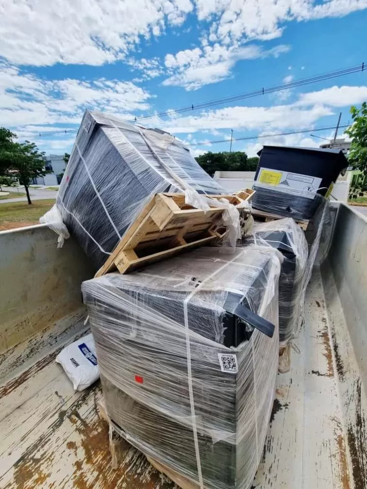 Patrulha Rural prende homem e apreende caminhão adulterado com 4 toneladas de agrotóxicos