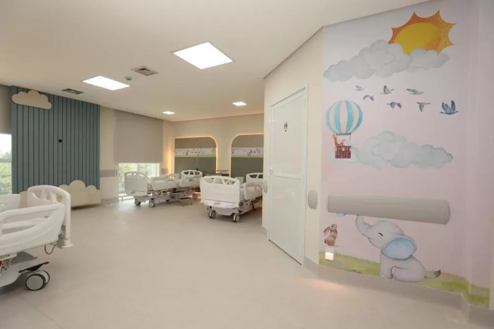 Ala pediátrica do Hospital Central do Estado foi criada para oferecer ambiente acolhedor para crianças