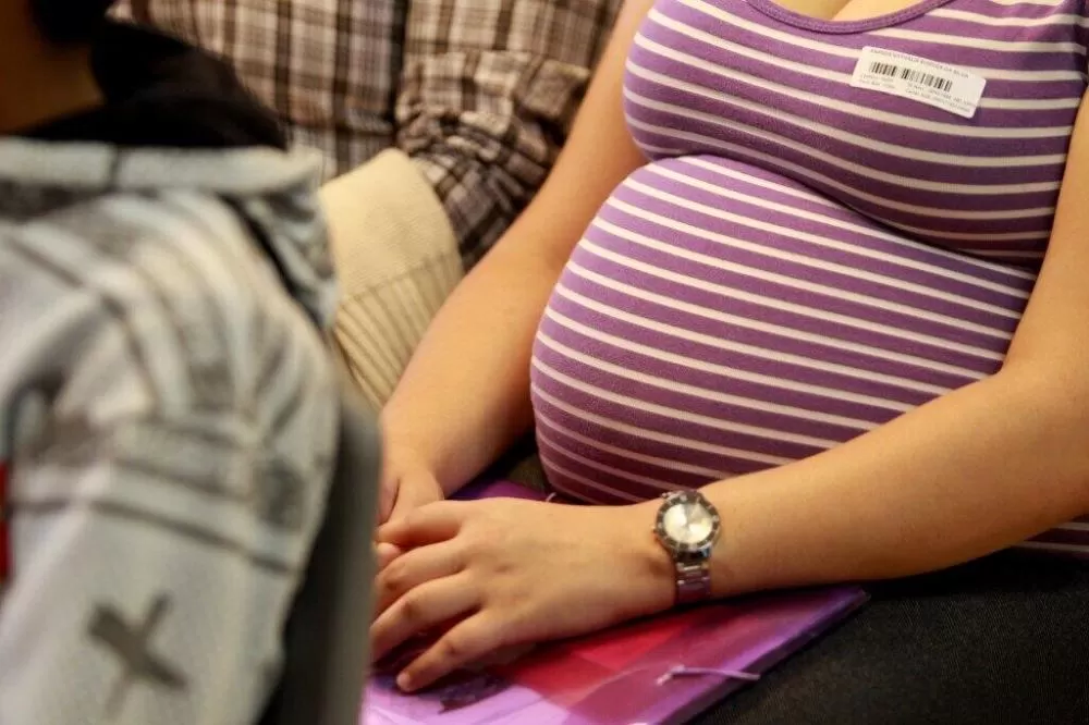 Homem é preso suspeito de agredir namorada grávida em Tangará da Serra