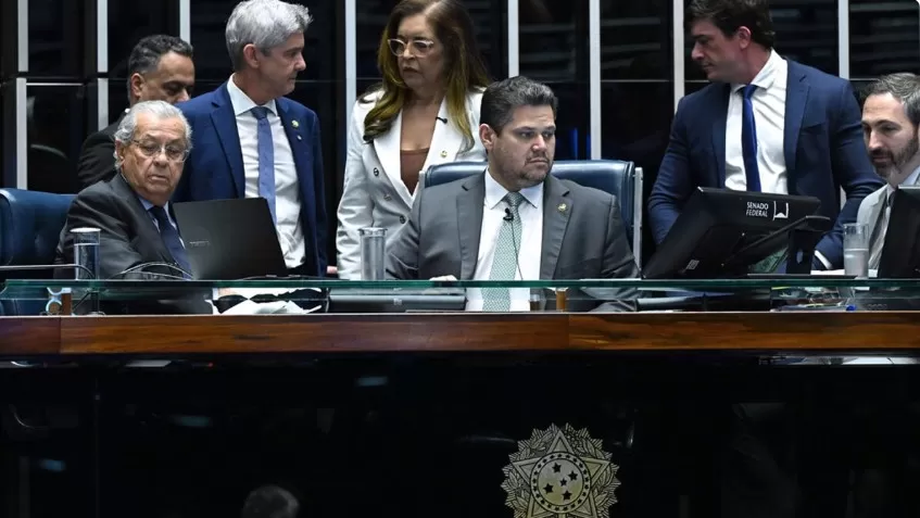 Senado aprova PL da Dosimetria e reduz penas de Bolsonaro e demais condenados
