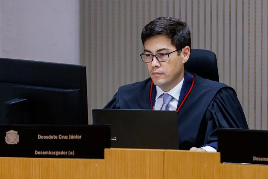 TJ suspende contrato emergencial e mantém a Locar em VG