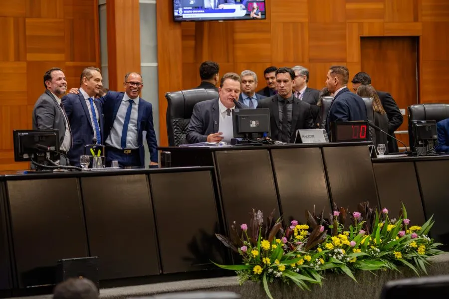 Deputados aprovam promoção excepcional de subtenentes da PM em sessão após abertura do ano legislativo