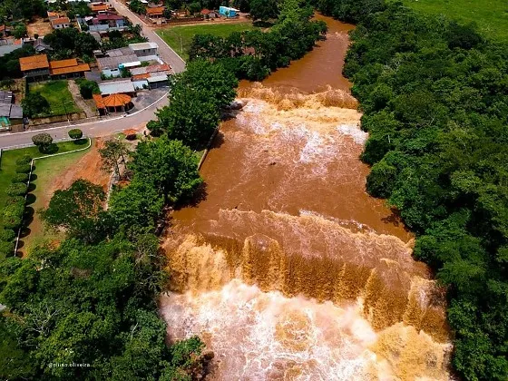 Jovem passa 5 horas perdido em mata após ser deixado para trás em Salto do Céu