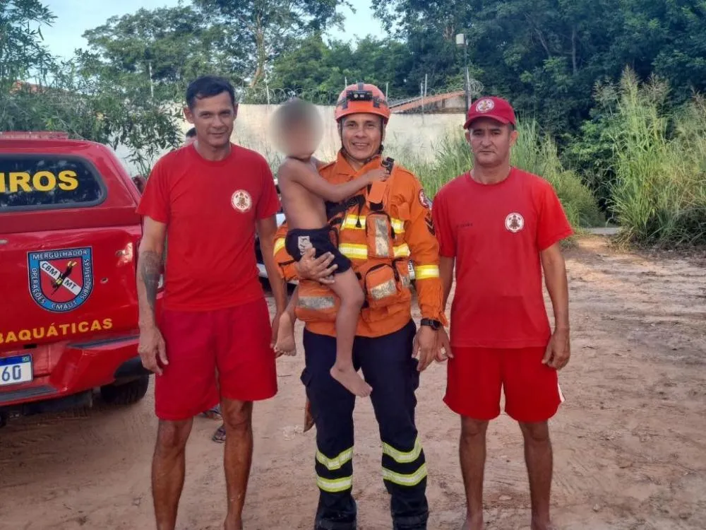 Corpo de Bombeiros localiza criança desaparecida em área de mata
