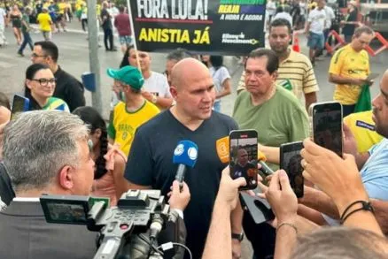 Abilio chama Jayme de “coronel” e lembra que Kalil “nem saiu de casa para fazer campanha”