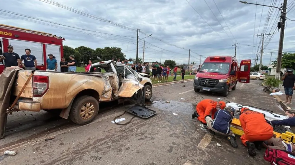 Acidente grave deixa casal ferido e provoca estragos na cidade de Sorriso