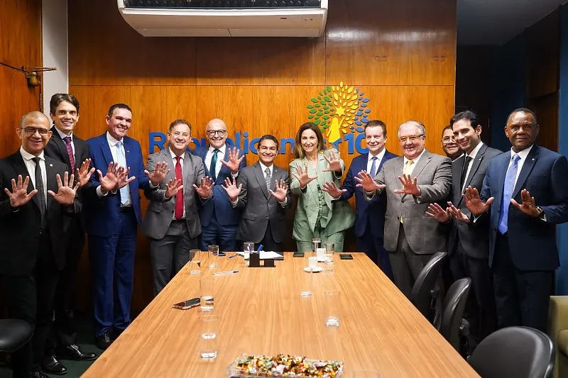 Pivetta filia Juarez, Juliana e Dr. Eugênio ao Republicanos