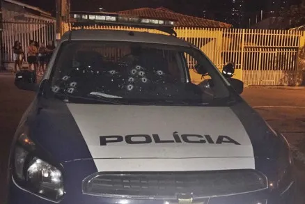 Mulher é morta a tiros dentro de casa em MT; suspeito fugiu