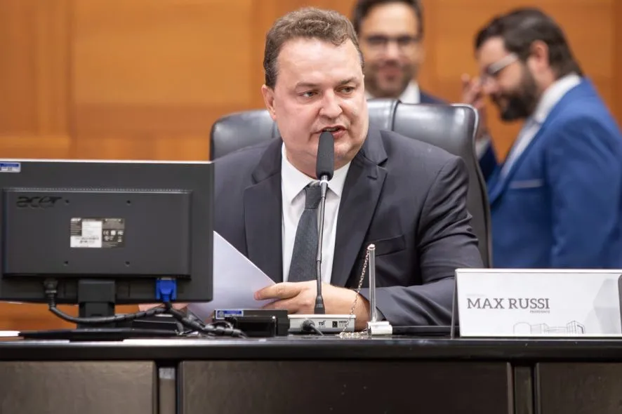 Max Russi diz que aumento no preço dos combustíveis no Brasil é injustificável